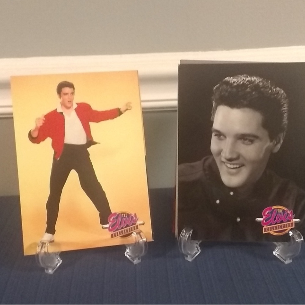Elvis 🎶 The Vintage Elvis Presley Postcard Collection. Set of 27